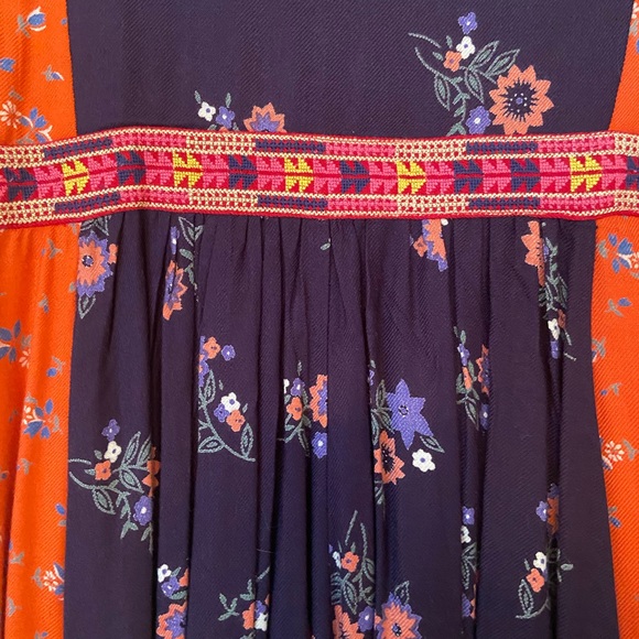 Floreat Embroidered Top - Picture 6 of 6